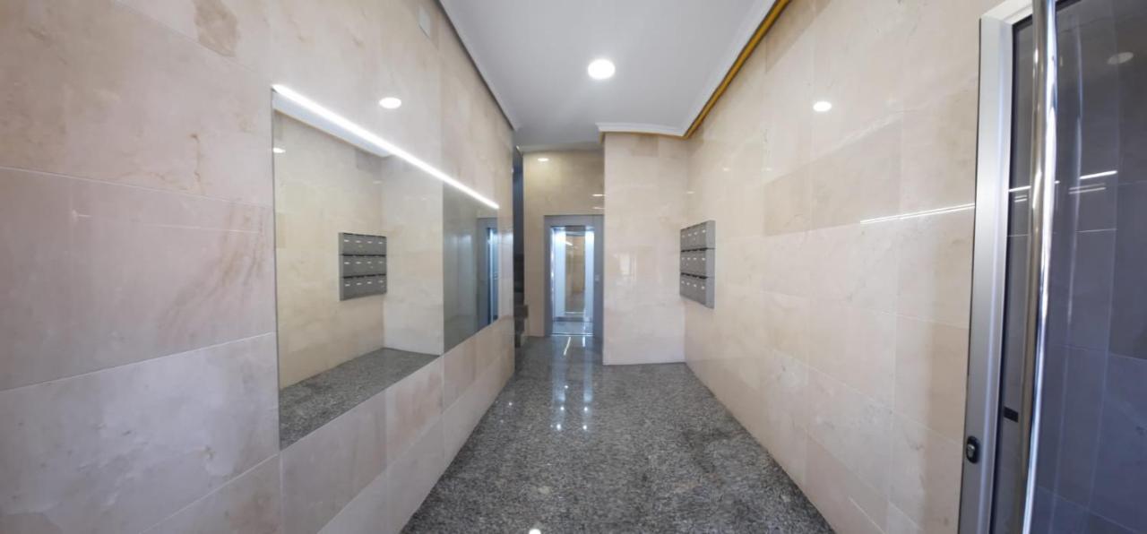 Apartamentos Milán 1 wifi y parking gratuito Oviedo Exterior foto