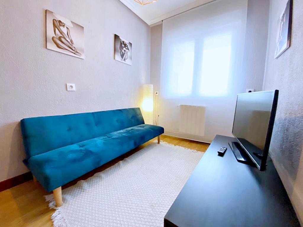 Apartamentos Milán 1 wifi y parking gratuito Oviedo Exterior foto