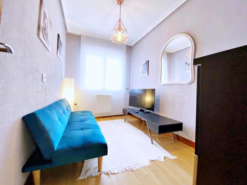 Apartamentos Milán 1 wifi y parking gratuito Oviedo Exterior foto