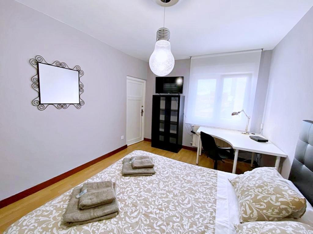 Apartamentos Milán 1 wifi y parking gratuito Oviedo Exterior foto